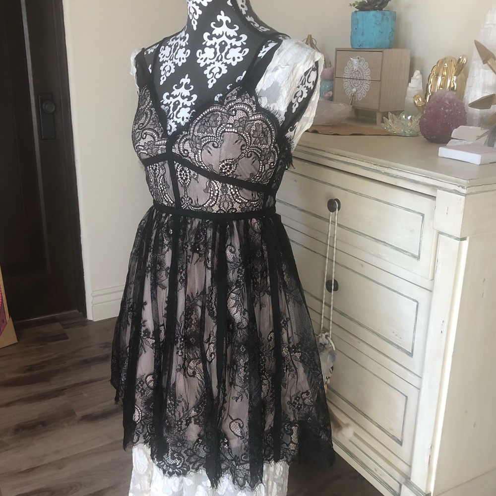 ❤️ A. PEACH ❤️ BNWT LACE SEXY BALLERINA DRESS - Picture 2 of 8